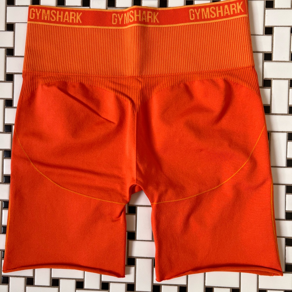 Gymshark shorts orange, size medium